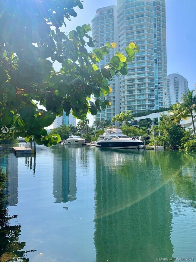 Building Photo - 250 Sunny Isles Blvd