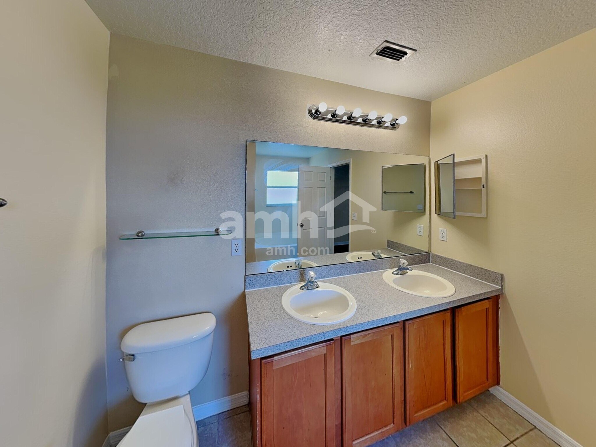 Building Photo - 357 Sky Valley St