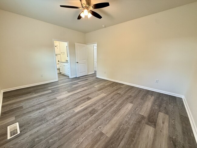 Building Photo - 1582 Hobbs Island Rd SE