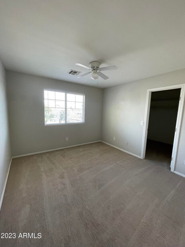 Building Photo - 3517 E Crescent Way