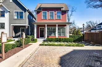 Building Photo - Great 3BE/2.5BA cottage home in popular Ri...