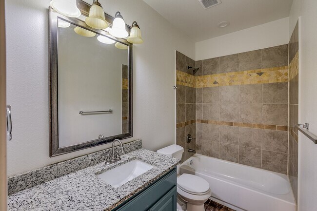 Building Photo - Beautiful 3 Bedroom, 2 Bath Home in Cleburne
