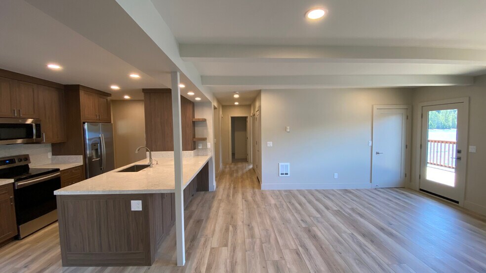 Lots of space - 13405 Donner Pass Rd