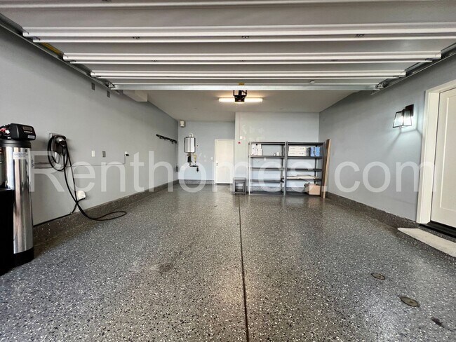 Building Photo - 15113 Lincoln Lp
