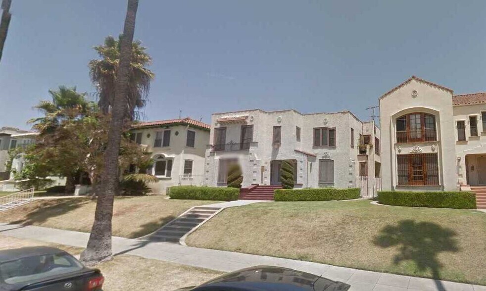 Front View - 216 N New Hampshire Ave
