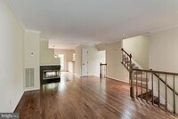 Building Photo - 1264 Quaker Hill Dr