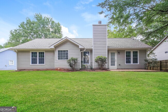 Building Photo - 420 Rosehill Dr