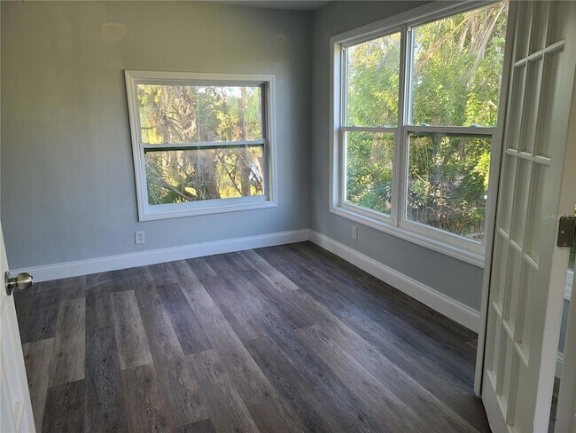 Building Photo - 6540 Lincoln Rd