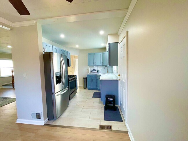 Building Photo - 278 Devonshire Dr