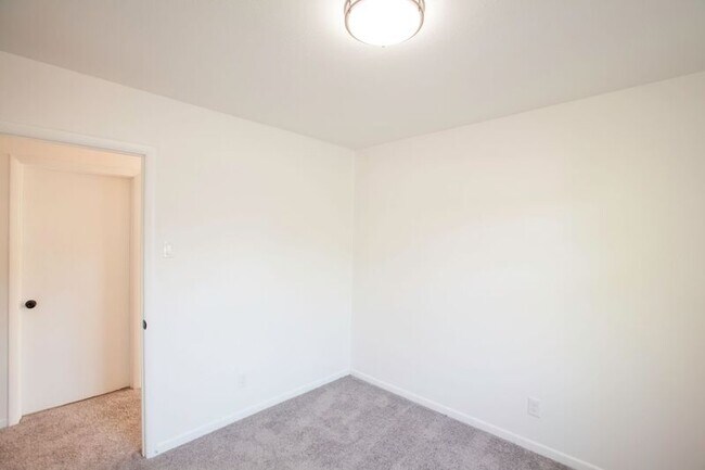 Building Photo - 3503 Loganwood Dr