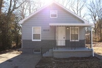 Building Photo - Cozy 3-bedroom, 1 full bath with vanity home located in Kansas City, MO.
