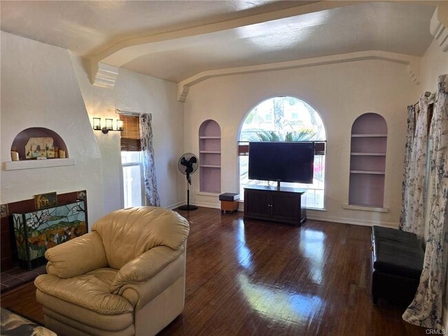 Building Photo - 554 Hawthorne St