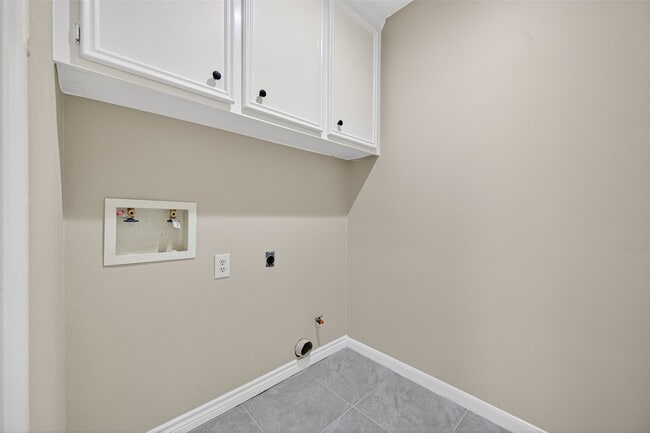 Building Photo - 4132 Deerfield Village Dr