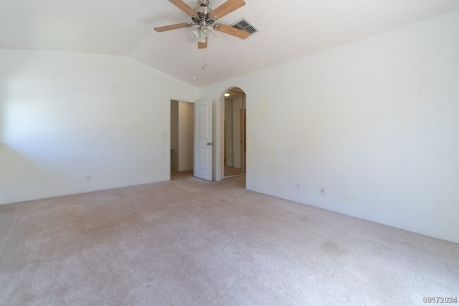 Building Photo - LARGE and SPACIOUS 3bd/3ba/2pkg (SEA COUNTRY) $3900