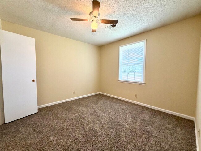 Building Photo - Bancroft Circle Apartments