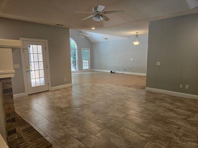 Building Photo - FOR RENT in HARRIS COUNTY with SWIMMING POOL! Available July 1st