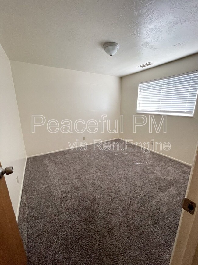 Building Photo - 4693 S Arlington Park Dr
