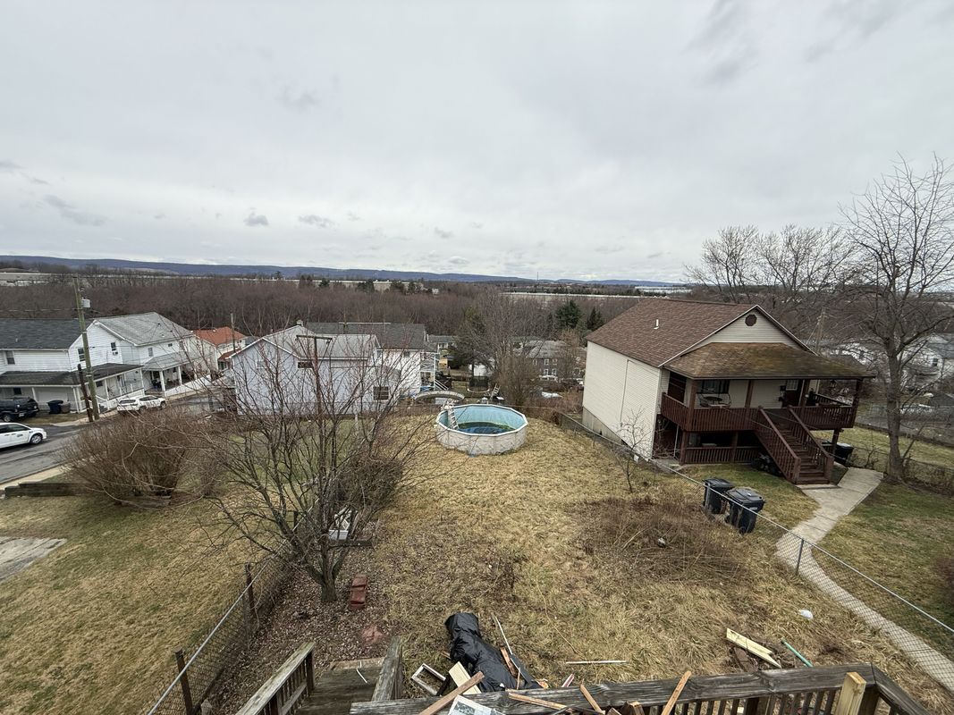 Building Photo - 735 Main St