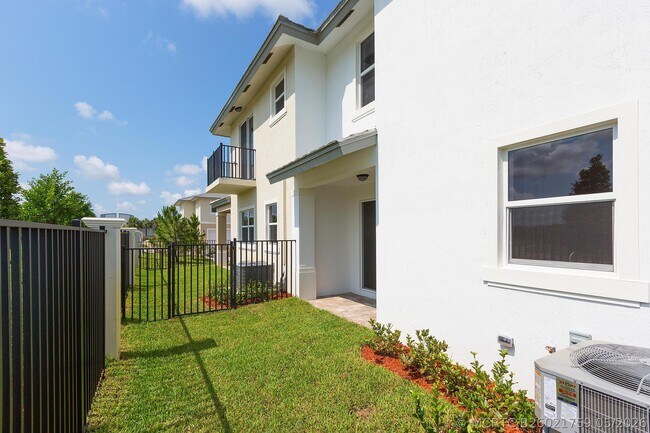 Building Photo - 6979 Pines Cir