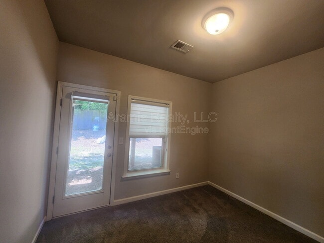 Building Photo - 6472 Brookside Blvd