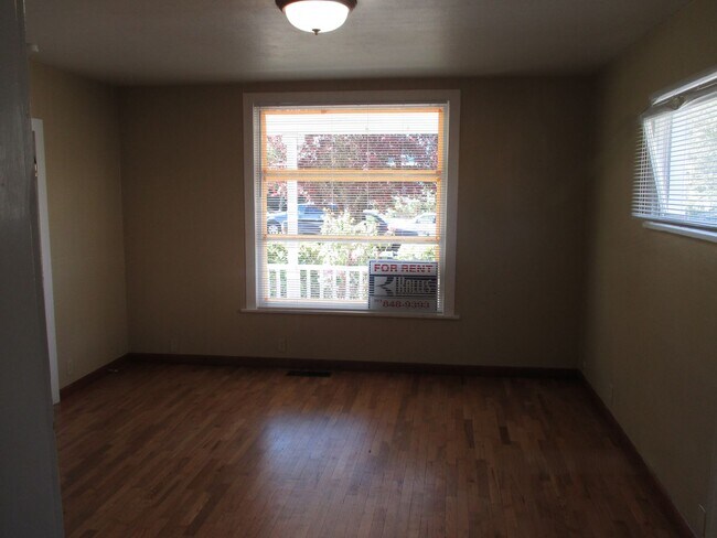 Building Photo - 517 N J St
