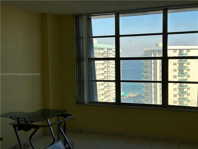 Building Photo - 3800 S Ocean Dr