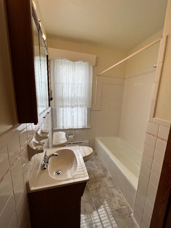 Building Photo - 448 Biddle St