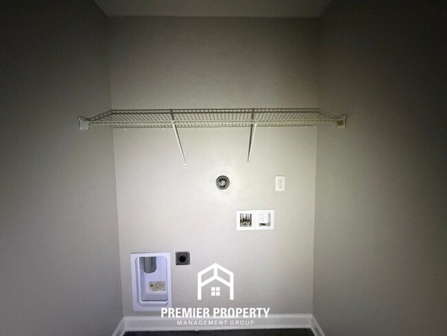 Building Photo - Beautiful 4BR/2BA Tuscaloosa Home | 1,497 Sq Ft, Covered Back Patio & 2-Car Garage