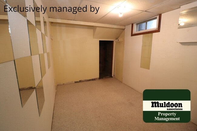 Building Photo - Lovely Sunset Park Rancher with Basement. ...