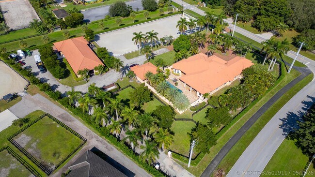 Building Photo - 14943 Paddock Dr