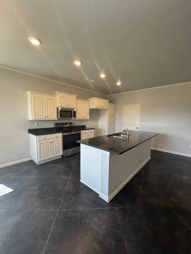 Building Photo - New built located in Beacon Pointe area!!!...