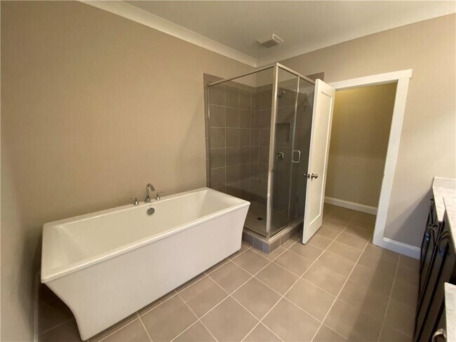 Building Photo - 2418 Gatebury Cir