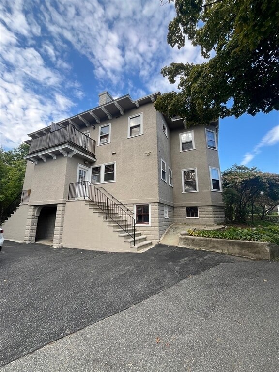 Building Photo - 700 Franklin St