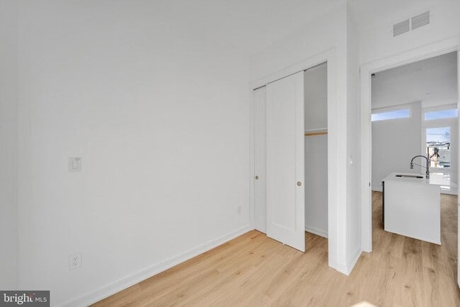 Building Photo - 710 Kennedy St NW