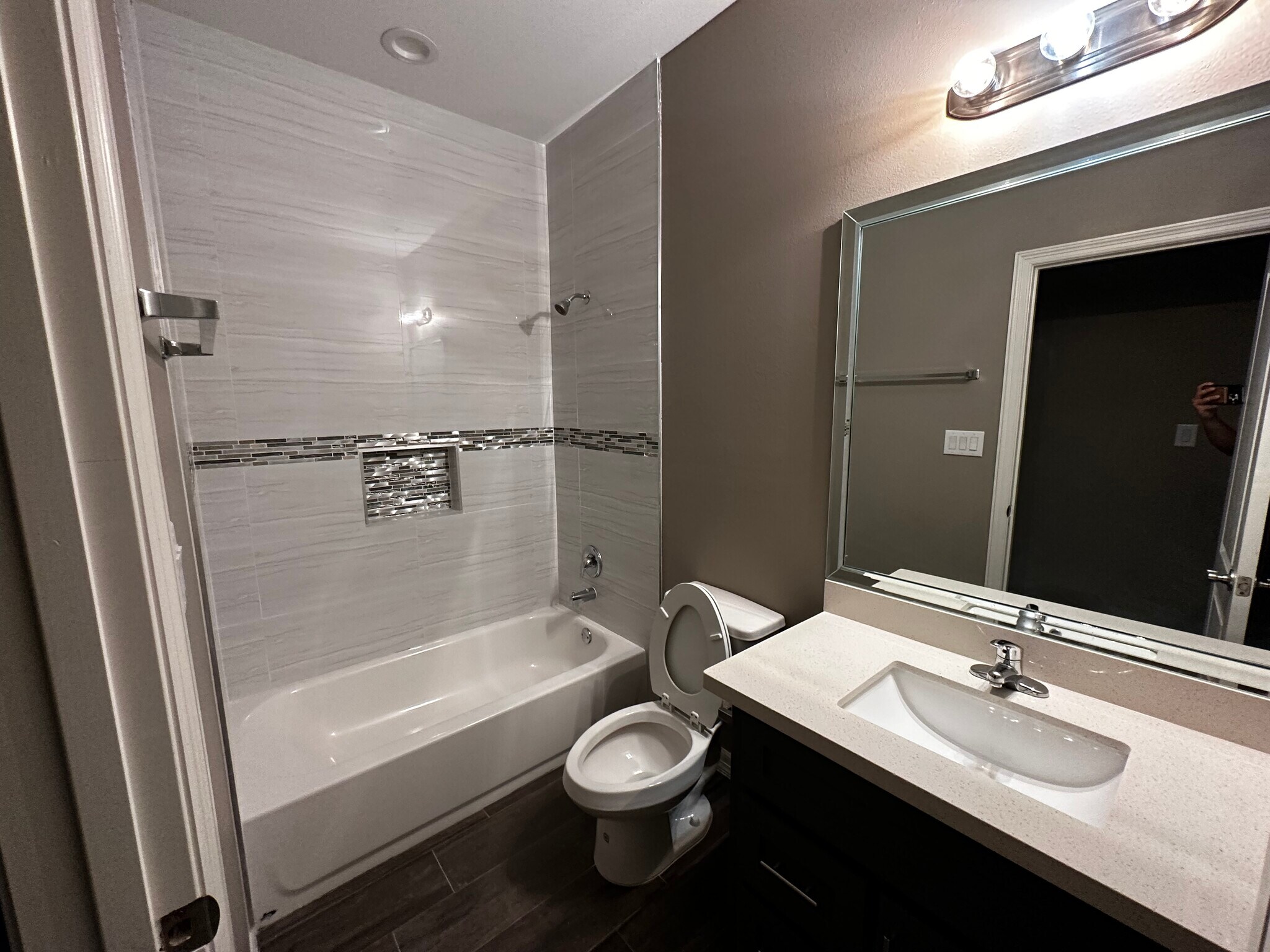 Building Photo - 2005 Harrison St