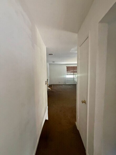 Building Photo - 276 Temple Hill Rd