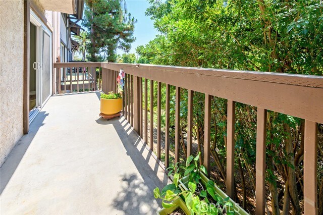 Building Photo - 348 Miraleste Dr
