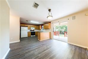 Building Photo - 805 Chiselpoint Cove