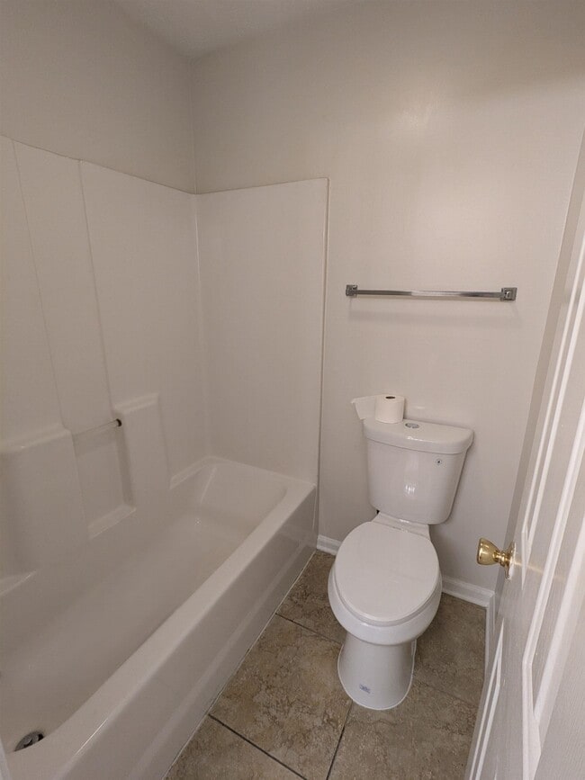 Building Photo - 627 Waterway Village Blvd