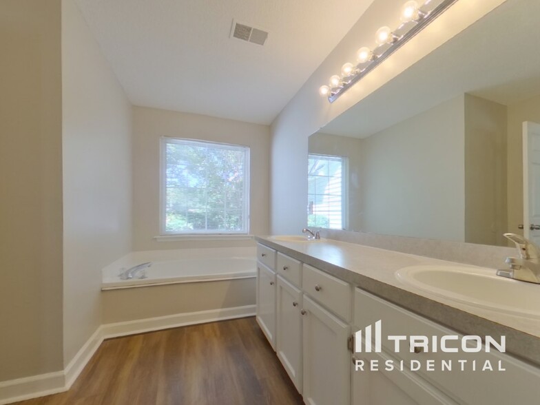 Building Photo - 202 Beaver Creek Dr