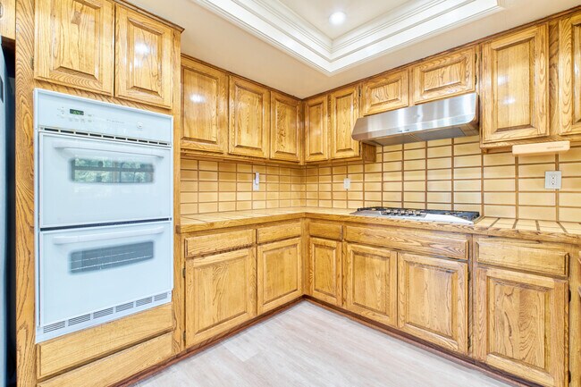 Building Photo - 509 Wallace Ln