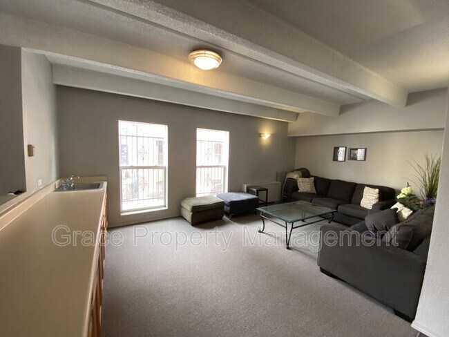 Building Photo - 1441 N Humboldt St