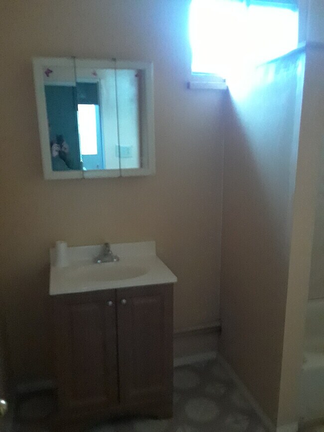 second floor bathroom - 3236 N Reese St