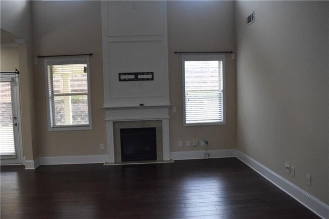 Building Photo - 480 Meadow Hill Dr