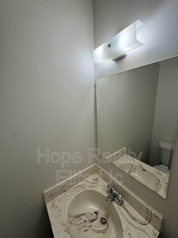 Building Photo - 2463 Astrozon Cir