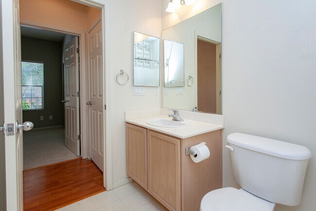 Building Photo - Move-In Ready Sparks Home with 2 Car Garage