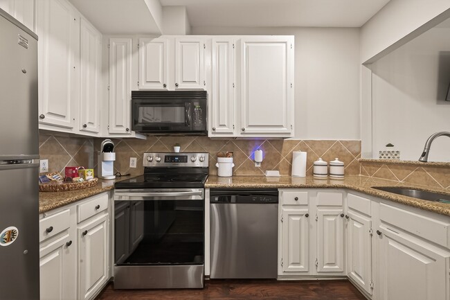 Building Photo - 2211 S Braeswood Blvd