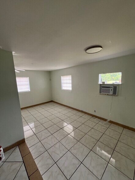 Building Photo - 23 Mountain Dr