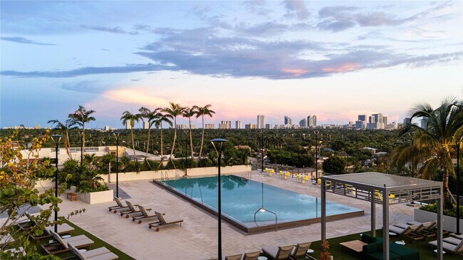 Building Photo - 1770 S Young Cir