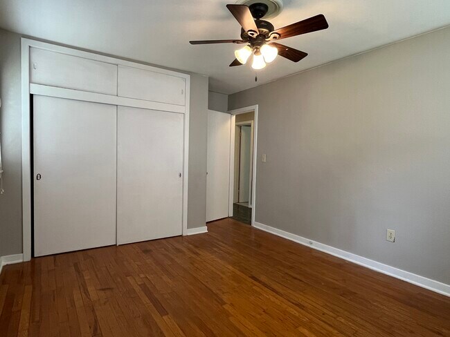 Bedroom 3 - 2129 W Arrowhead Dr